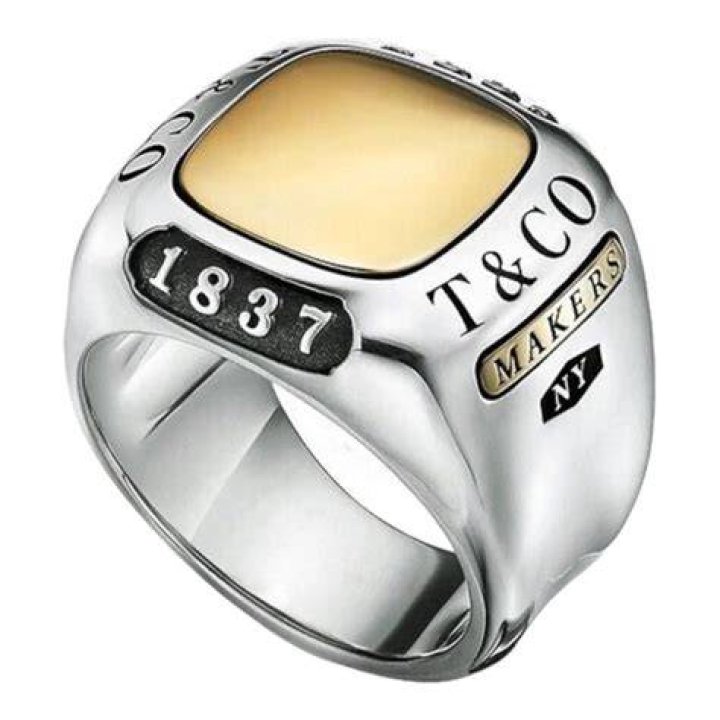 Makers Signet Ring in 18k Gold