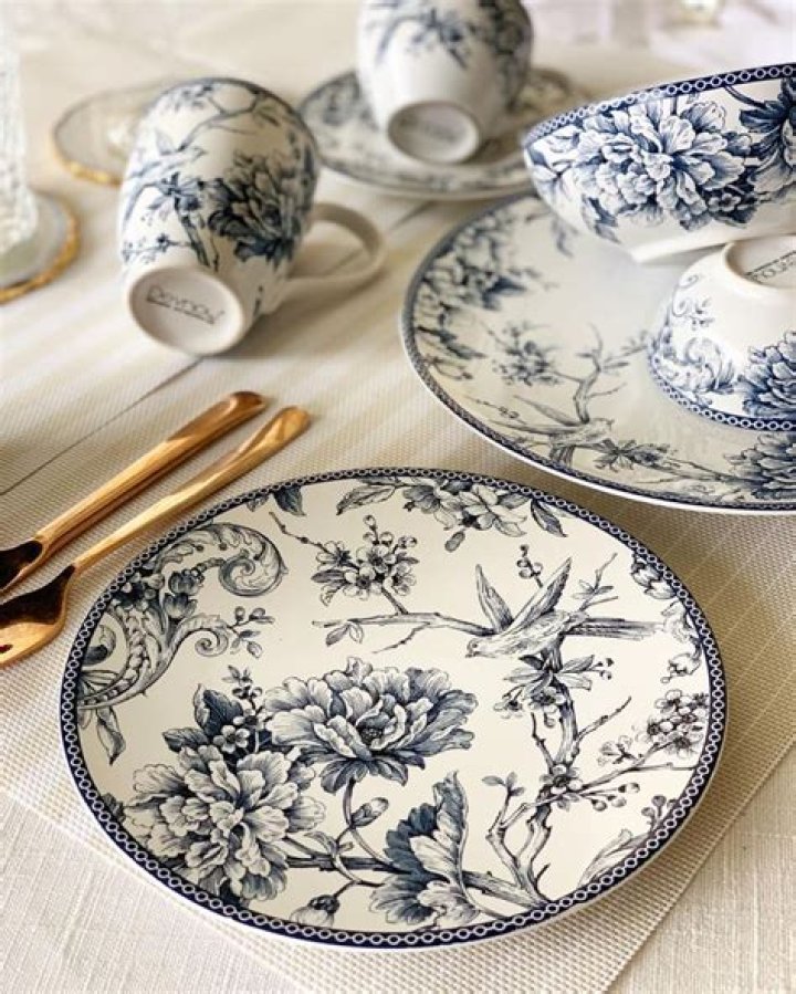 White, Blue, Room, Tableware, Black-and-white, Cutlery, Pattern, Fork, Fashion accessory, Style, 